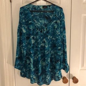 3 for $20 Flowing 3/4 length sleeve printed blouse